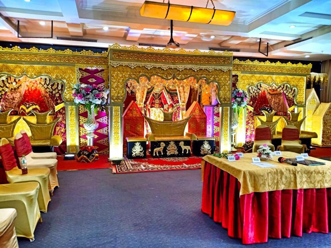 Horison Balairung Jakarta Extérieur photo