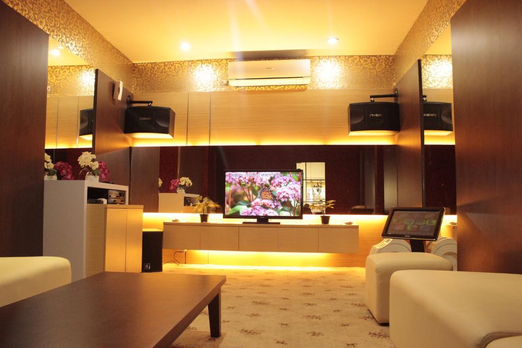 Horison Balairung Jakarta Extérieur photo